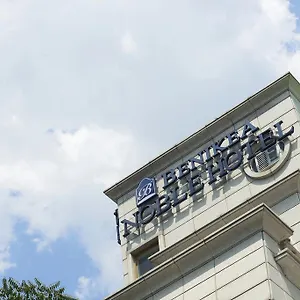 Noble Hotel