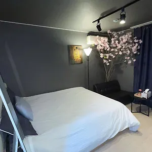 Ellen House アパート